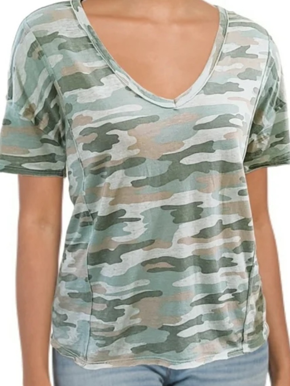 Lucky Brand Green Camo V-Neck Short Sleeve Tee. Relaxed fit. Size M. Super soft